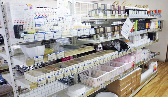 �uBG STORE�v�����E���ϕi�R�[�i�[